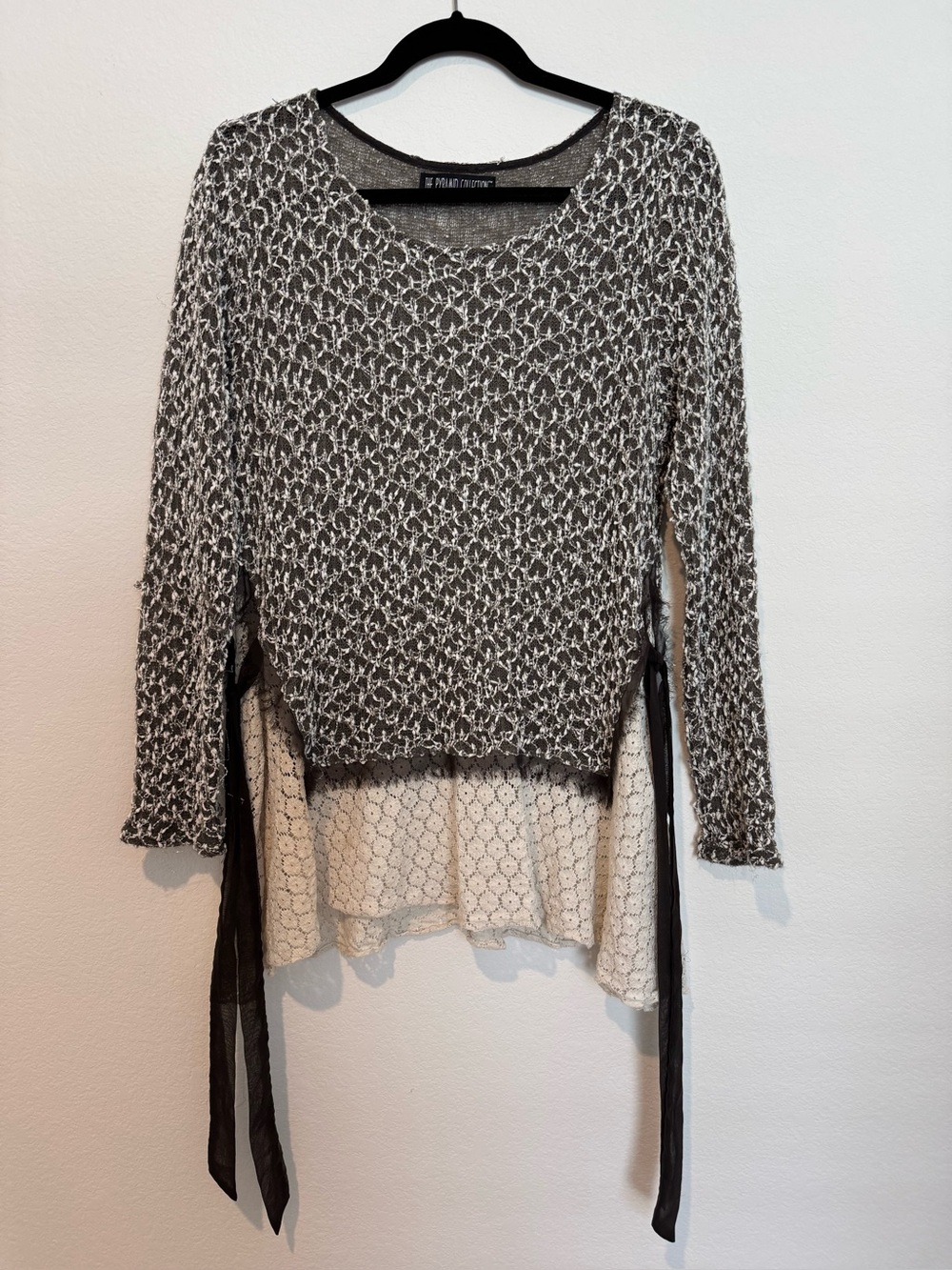 The Pyramid Collection Knit Long Sleeve Multimedia Tunic Top